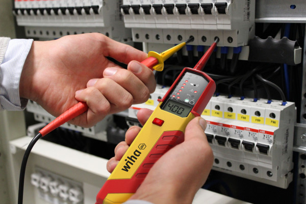 Anw SB25515 Voltage and continuity tester eMobility 12 1000V AC CAT IV Control Cabinet 06 600x600